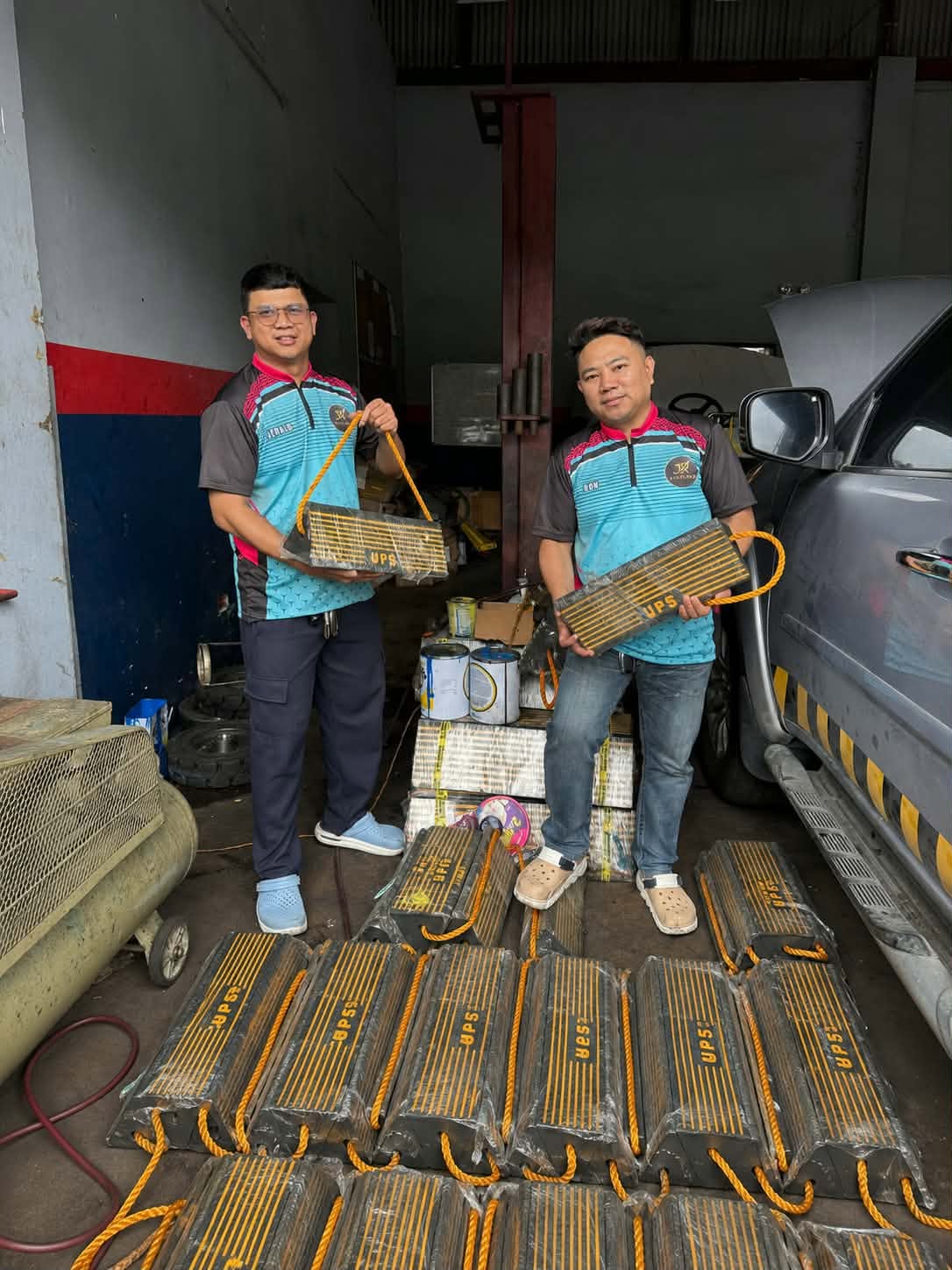 Aircraft wheel chocks